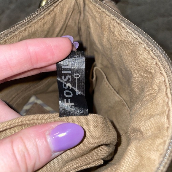 Fossil Morgan Large Zip Top Crossbody/Messenger Bag Saddle Tan Cow Hide Leather - Picture 9 of 14